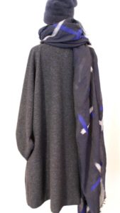 Manteau AB, écharpe F. Sarti, bonnet CT
