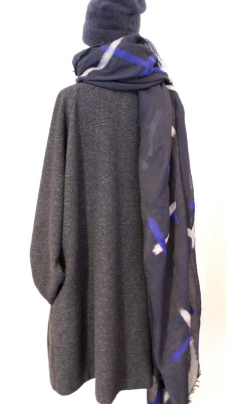 Manteau AB, écharpe F. Sarti, bonnet CT
